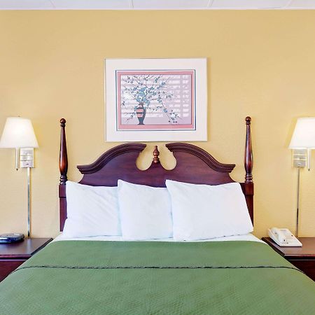 ทราเวลลอดจ์ บาย วินด์แฮม แชมเบอร์สเบิร์ก Hotel ภายนอก รูปภาพ
