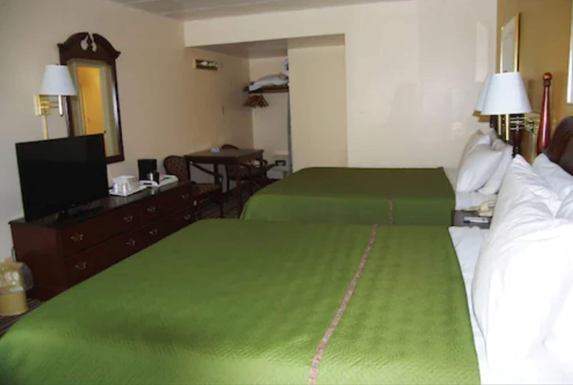 ทราเวลลอดจ์ บาย วินด์แฮม แชมเบอร์สเบิร์ก Hotel ภายนอก รูปภาพ
