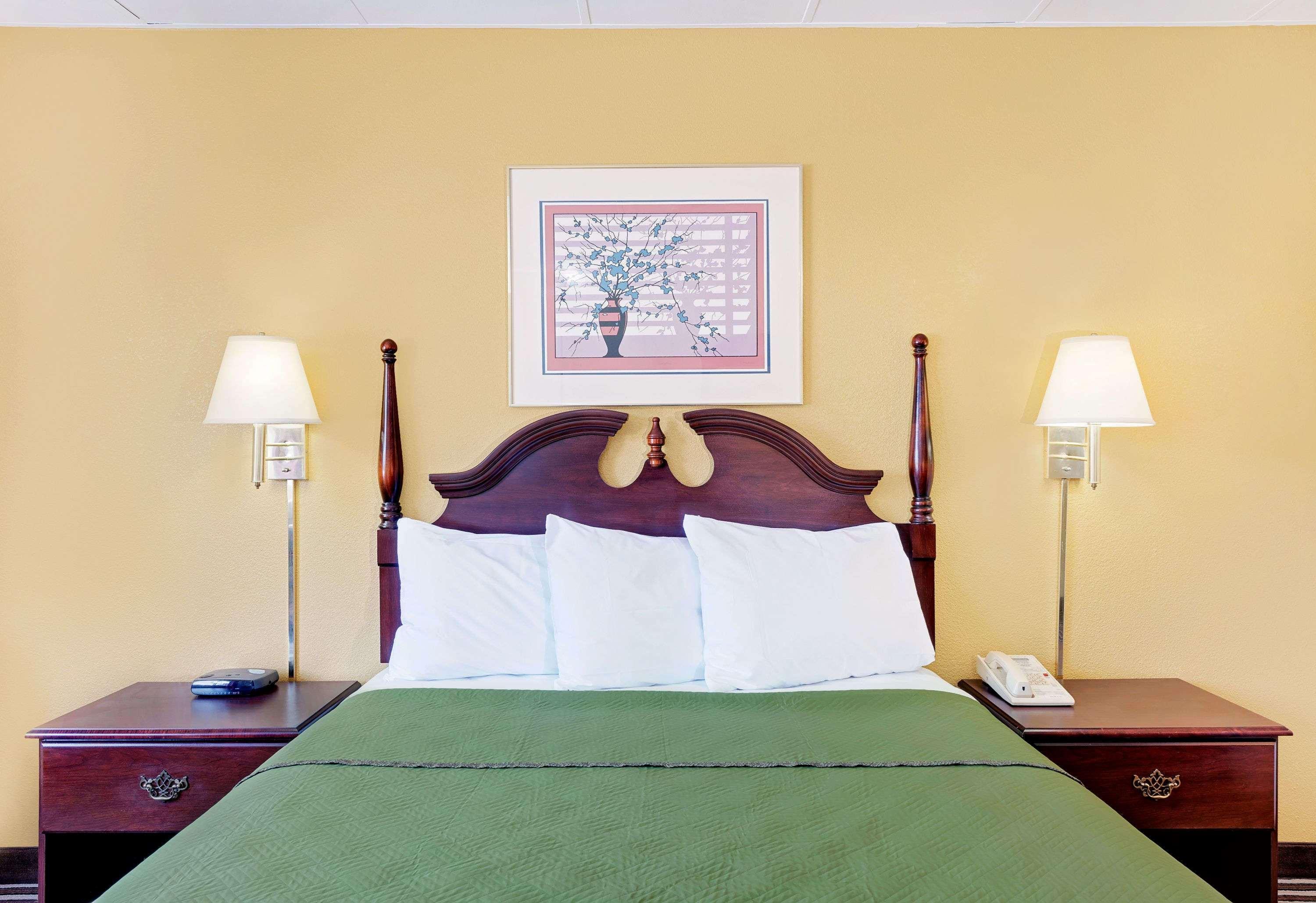 ทราเวลลอดจ์ บาย วินด์แฮม แชมเบอร์สเบิร์ก Hotel ภายนอก รูปภาพ