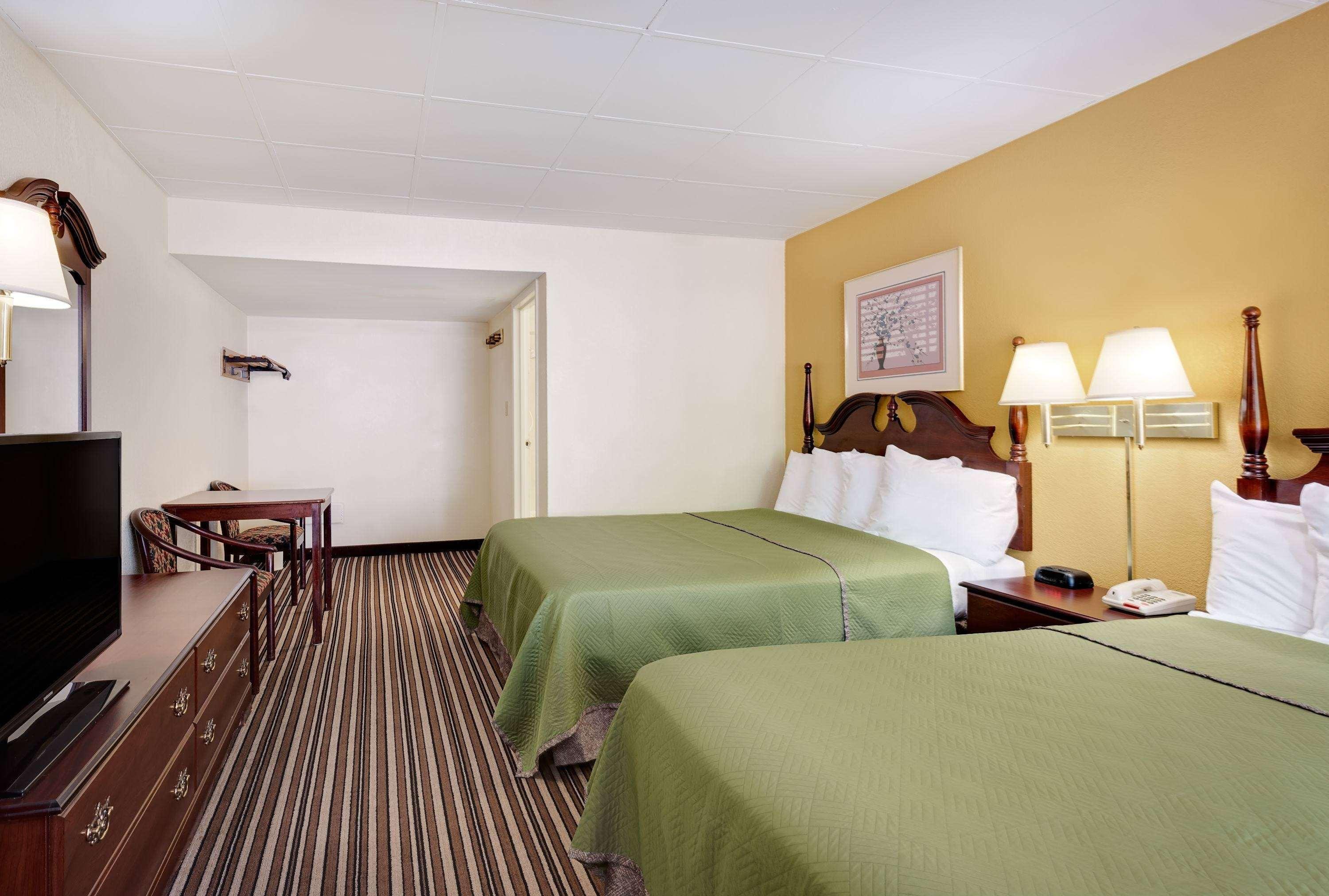 ทราเวลลอดจ์ บาย วินด์แฮม แชมเบอร์สเบิร์ก Hotel ภายนอก รูปภาพ