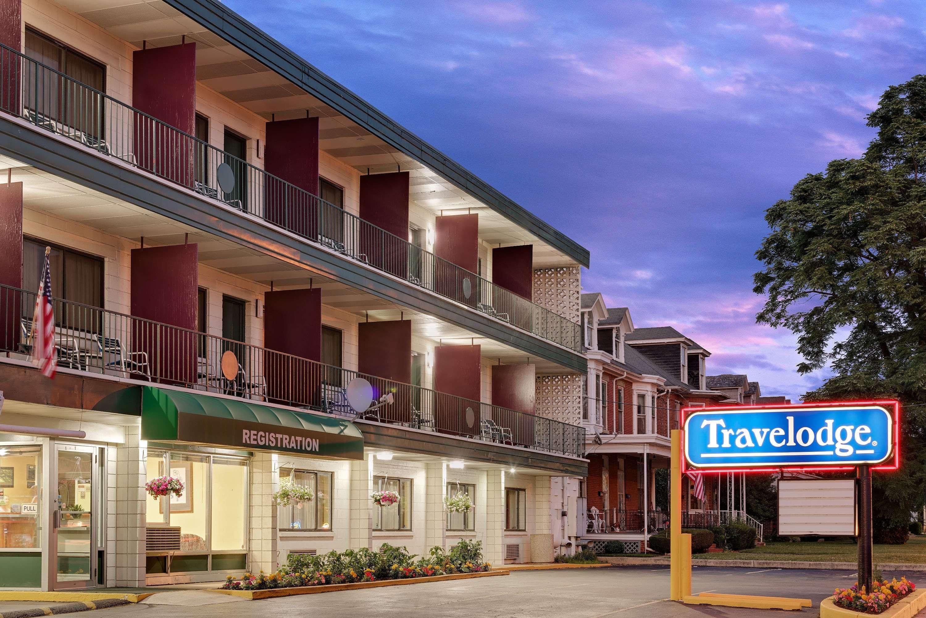 ทราเวลลอดจ์ บาย วินด์แฮม แชมเบอร์สเบิร์ก Hotel ภายนอก รูปภาพ