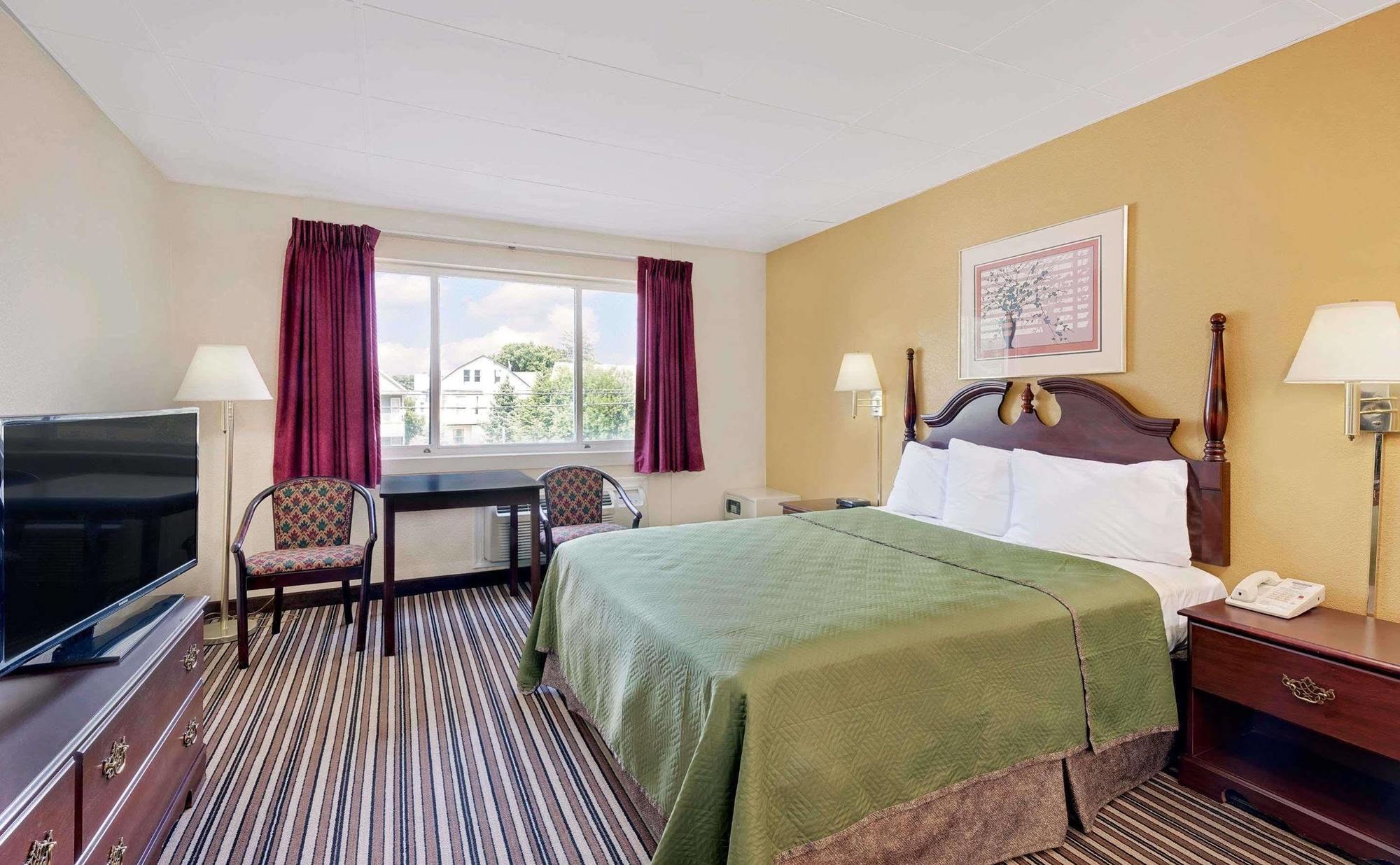 ทราเวลลอดจ์ บาย วินด์แฮม แชมเบอร์สเบิร์ก Hotel ภายนอก รูปภาพ